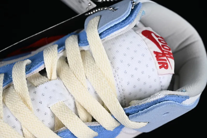 All categories Air Jordan Jordan series basketball shoes Air Jordan 1 High Air Jordan 1 Zoom CMFT AJ1 Joe 1 gray and blue color matching DV1305-004